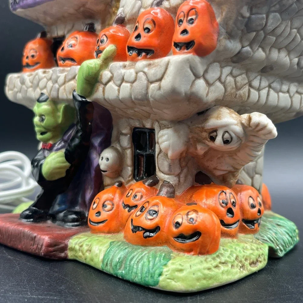 Drac's Shack Ceramic Haunted House Halloween Village Lighted Vampire New Cord